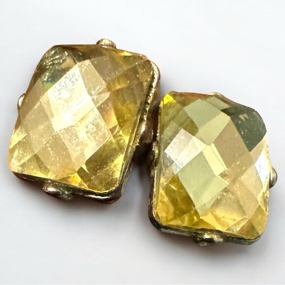 Vintage Faceted Yellow-Green Stud Earrings Gold Stud Earrings - Picture 7 of 17